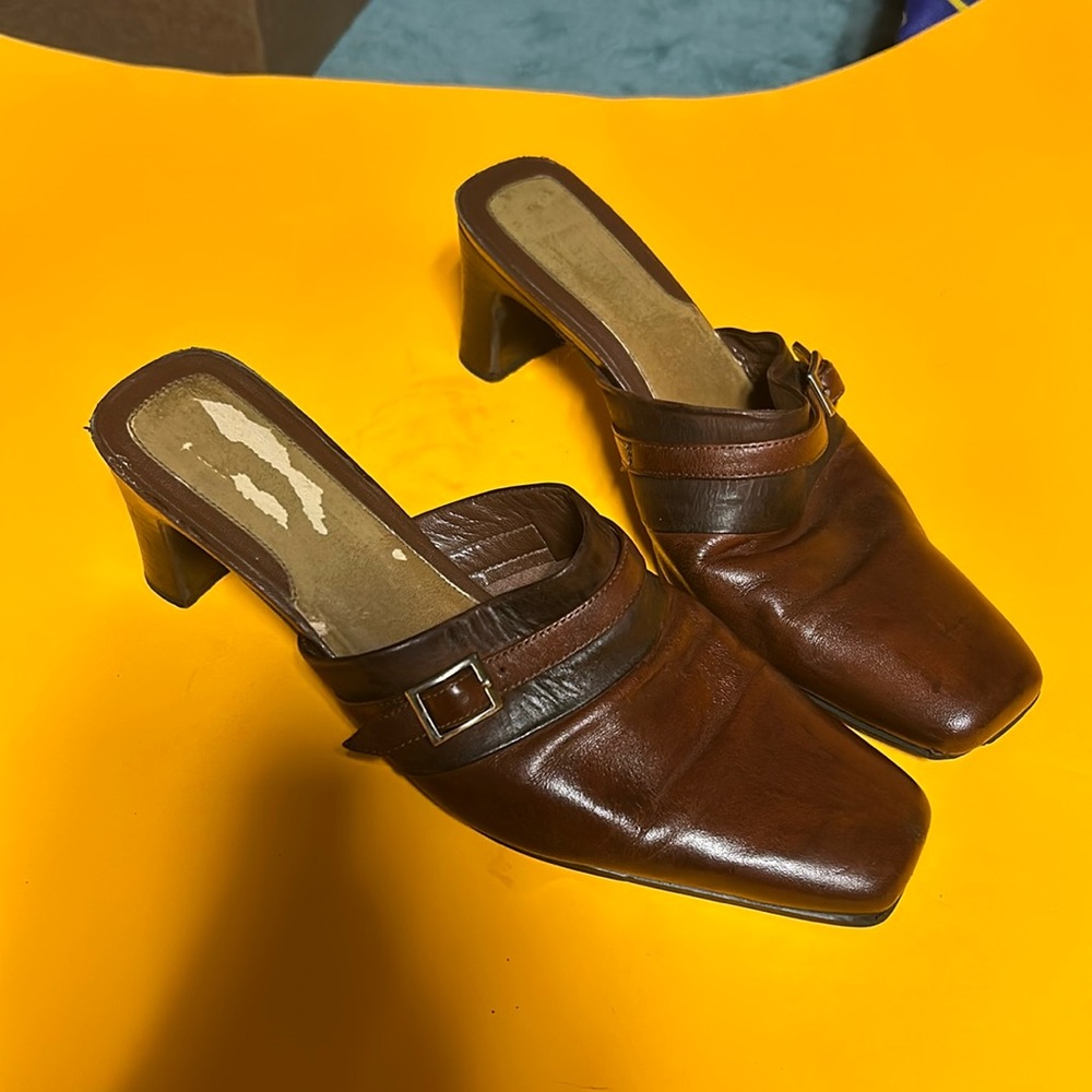 Brown strapped kitten heel leather sandals